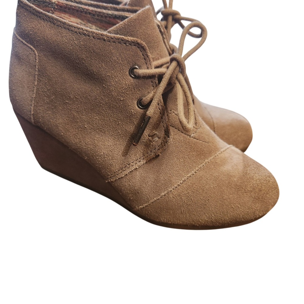 TOMS Suede Wedge Ankle Boots Taupe Lace Up Hidden Wedge Casualโ Women's Size 5.5